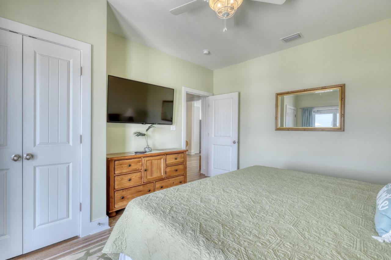 Salty Seahorse - Waterfront! Pet Friendly! Game Room, Pool Table, Beautiful Views - Room For The Whole Family Home جزيرة دوفين المظهر الخارجي الصورة