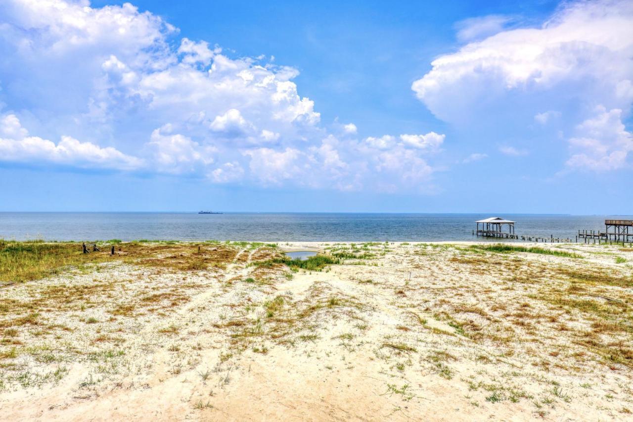 Salty Seahorse - Waterfront! Pet Friendly! Game Room, Pool Table, Beautiful Views - Room For The Whole Family Home جزيرة دوفين المظهر الخارجي الصورة