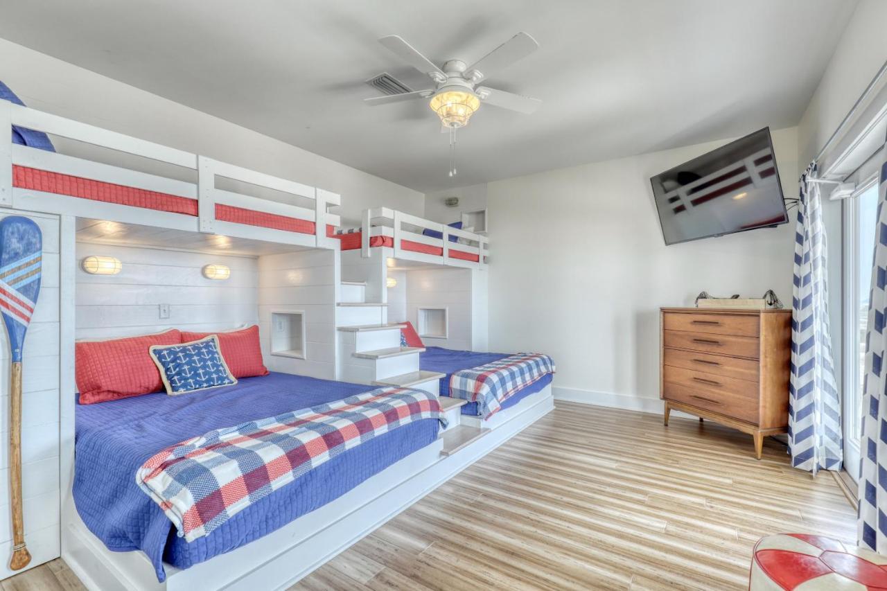 Salty Seahorse - Waterfront! Pet Friendly! Game Room, Pool Table, Beautiful Views - Room For The Whole Family Home جزيرة دوفين المظهر الخارجي الصورة