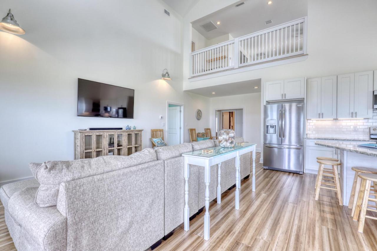 Salty Seahorse - Waterfront! Pet Friendly! Game Room, Pool Table, Beautiful Views - Room For The Whole Family Home جزيرة دوفين المظهر الخارجي الصورة